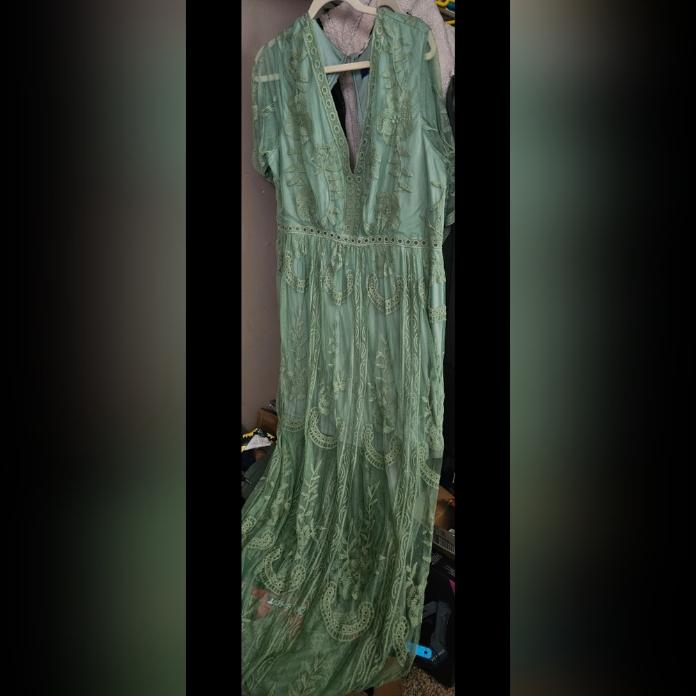 Elegant Green Lace Dress